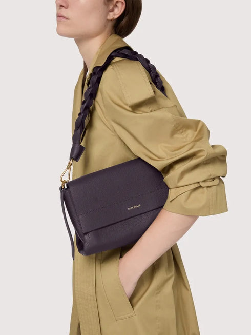 Τσάντα ώμου Boheme Coccinelle E1 M50 13 02 01 738 μωβ