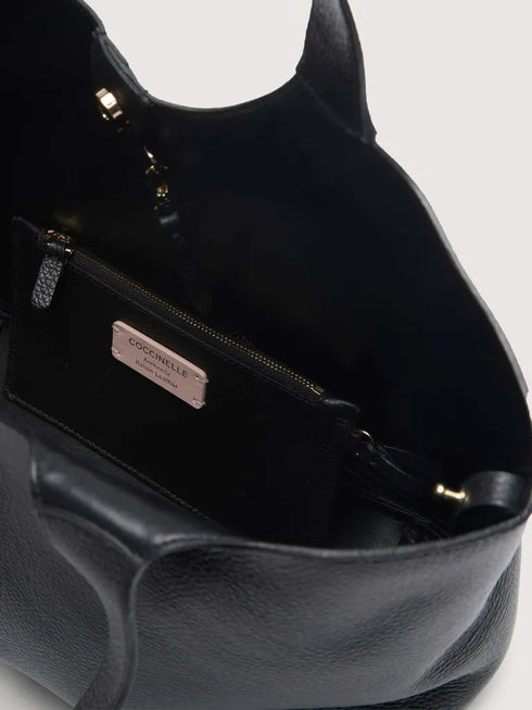 Τσάντα ώμου C-Easy Coccinelle E1SHA-110101_001 μαύρο