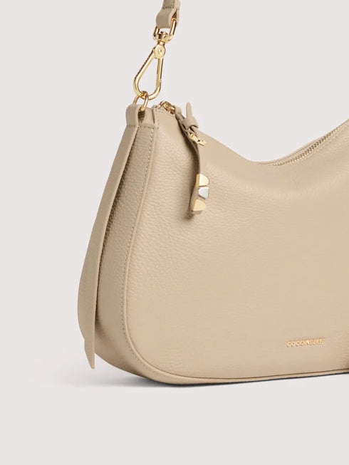 Τσάντα ώμου/χιαστί Nory Medium Coccinelle E1 U45 13 01 01 N64 μπεζ