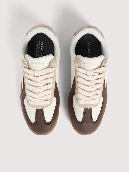 Sneakers Coccinelle E4 TUG 24 01 01 606 καφέ