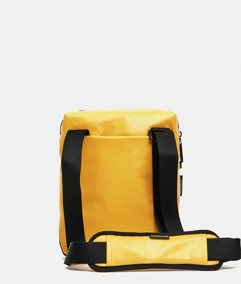 Ανδρικό τσαντάκι χιαστί Mandarina Duck P10OST03-05J κίτρινο