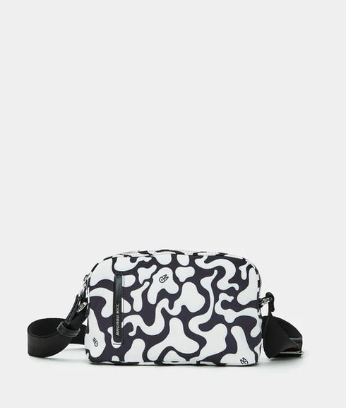 Τσάντα Χιαστί Moire Mandarina Duck P10QHT02-A92 άσπρο/μαύρο